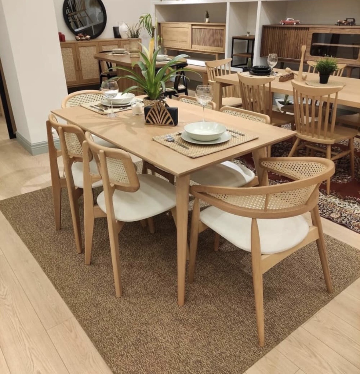 ناهارخوری مدل لیام